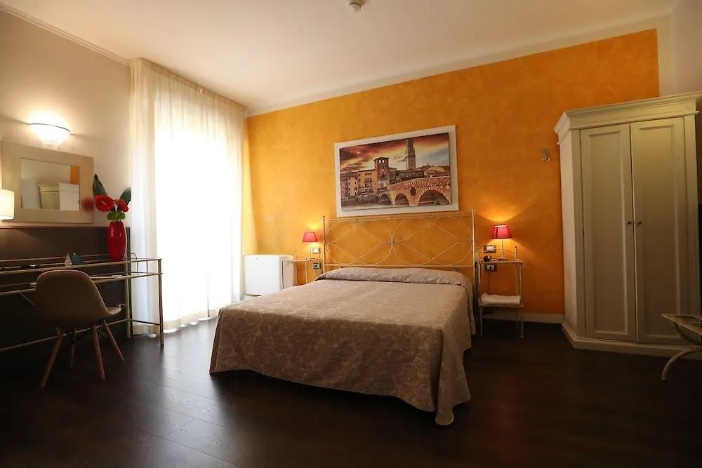 Hotel Italia Verona 3*,  Italien